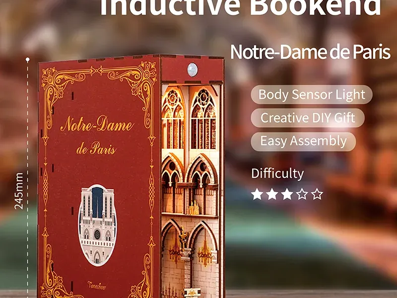 Book nook Façade de cathédrale parisienne : photo 4 du diorama