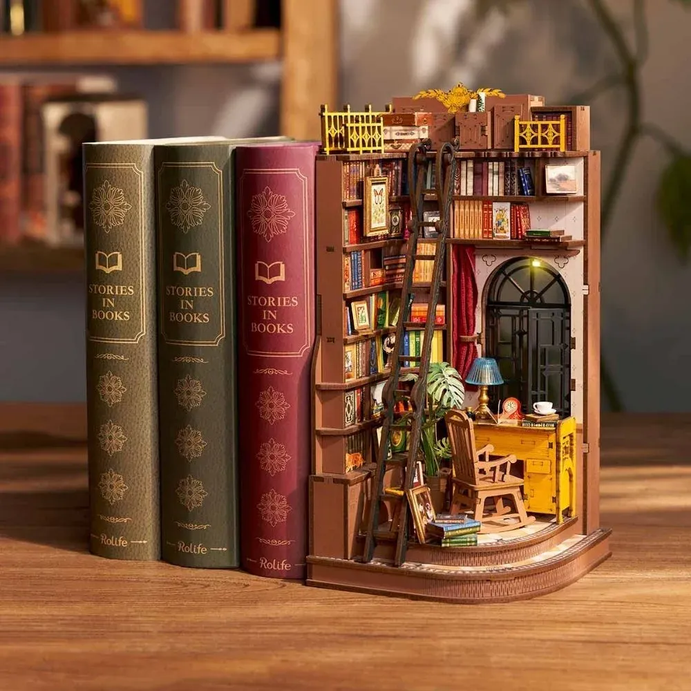 Book nook Coin d'Étude Silencieux : photo 3 du diorama
