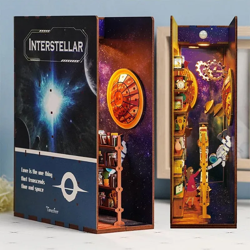 Book nook Interstellaire : photo 4 du diorama