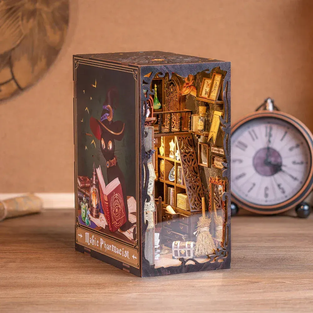 Book nook Le Pharmacien Magique : photo 4 du diorama
