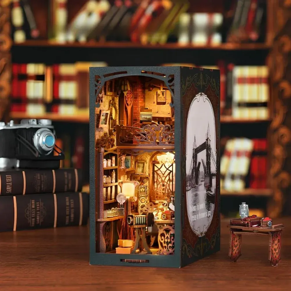 Book nook La Chambre Noire : photo 4 du diorama