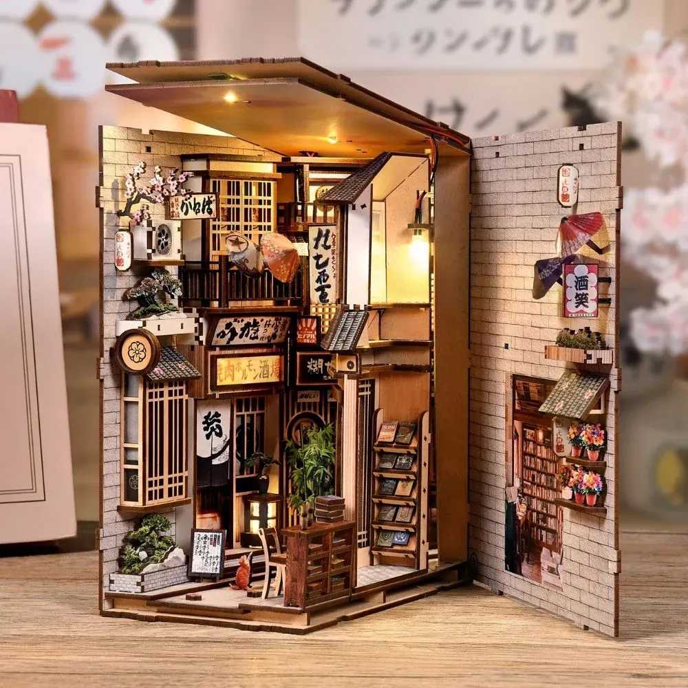 Book nook La ruelle attendant le chat : photo 4 du diorama