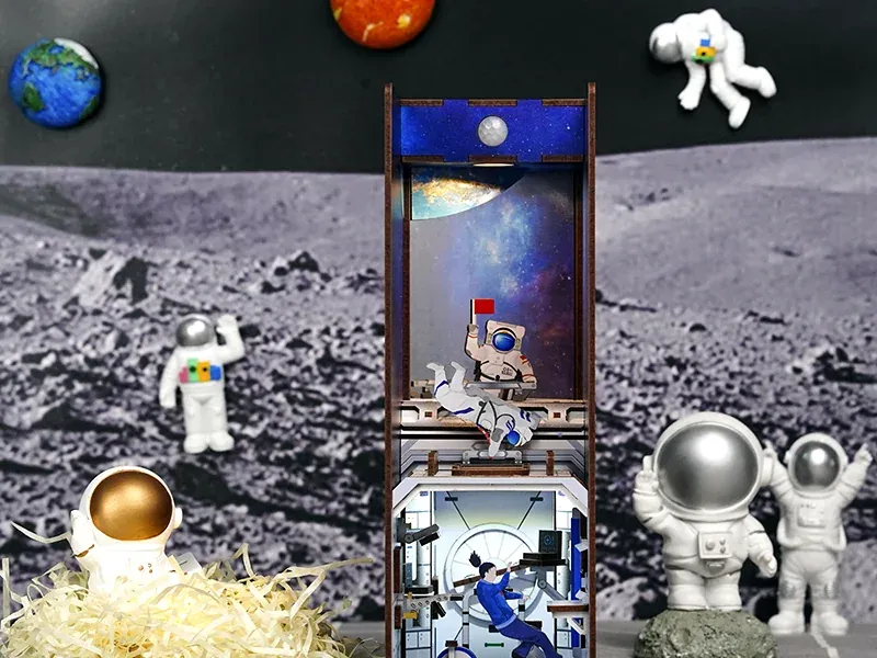 Book nook Station orbitale : photo 2 du diorama