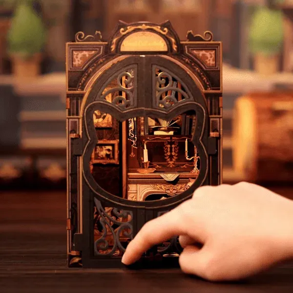 Book nook Le Bureau du Comte Chat : photo 3 du diorama