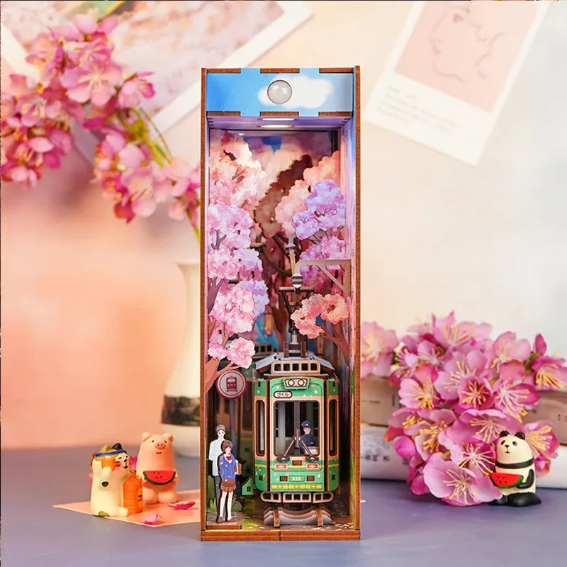 Book nook Le Voyage de Sakura : photo 2 du diorama