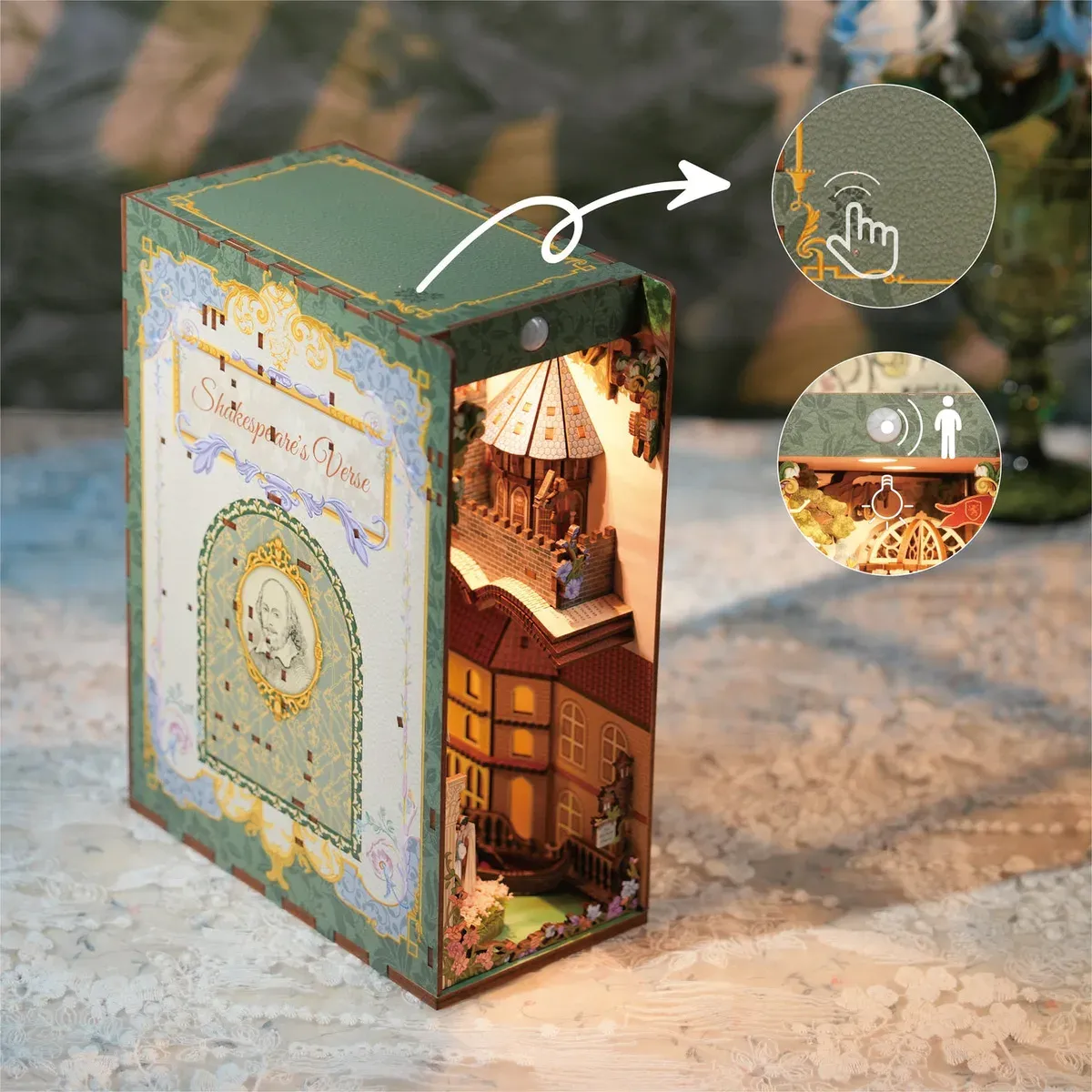 Book nook Les Vers de Shakespeare : photo 4 du diorama