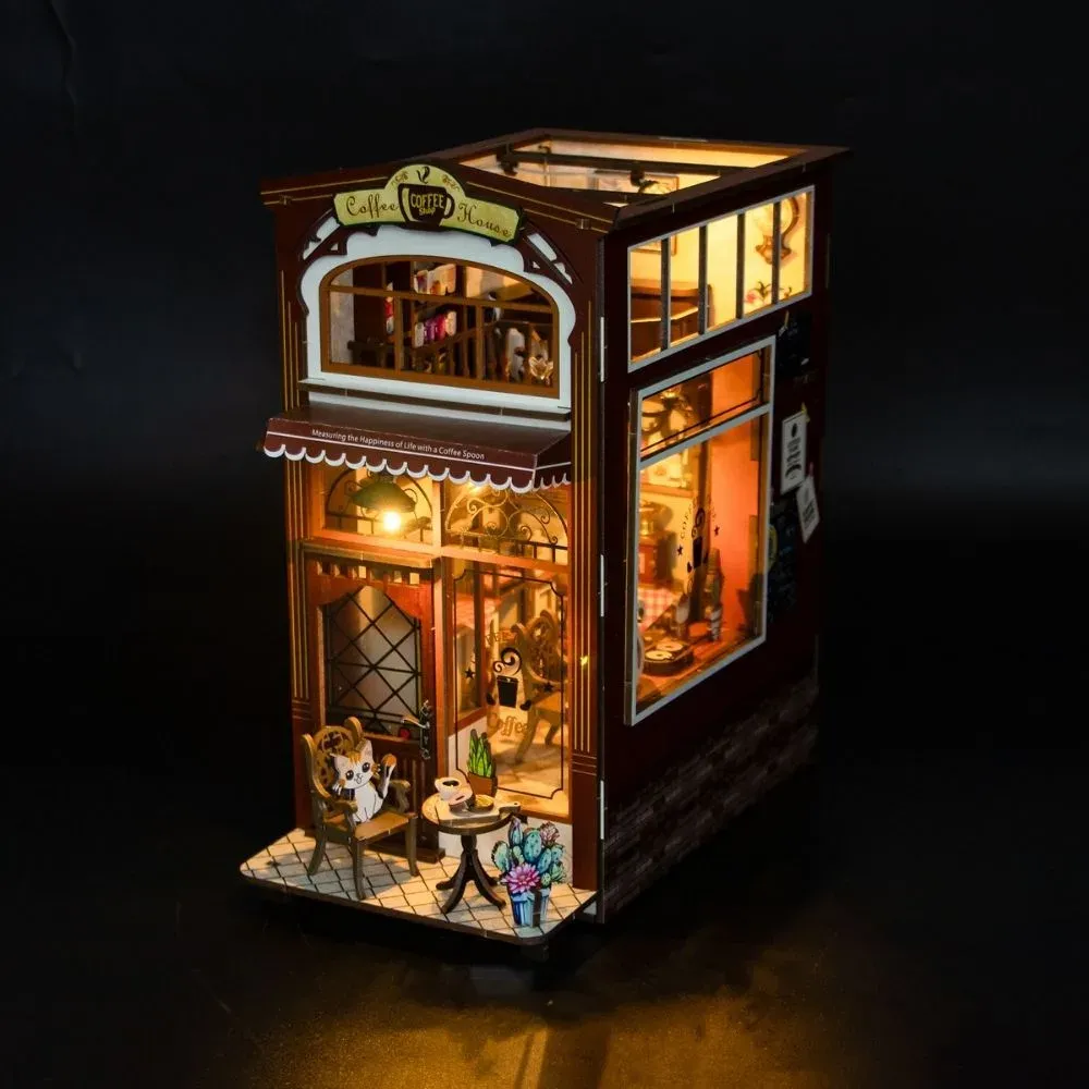Book nook Maison du Café : photo 3 du diorama