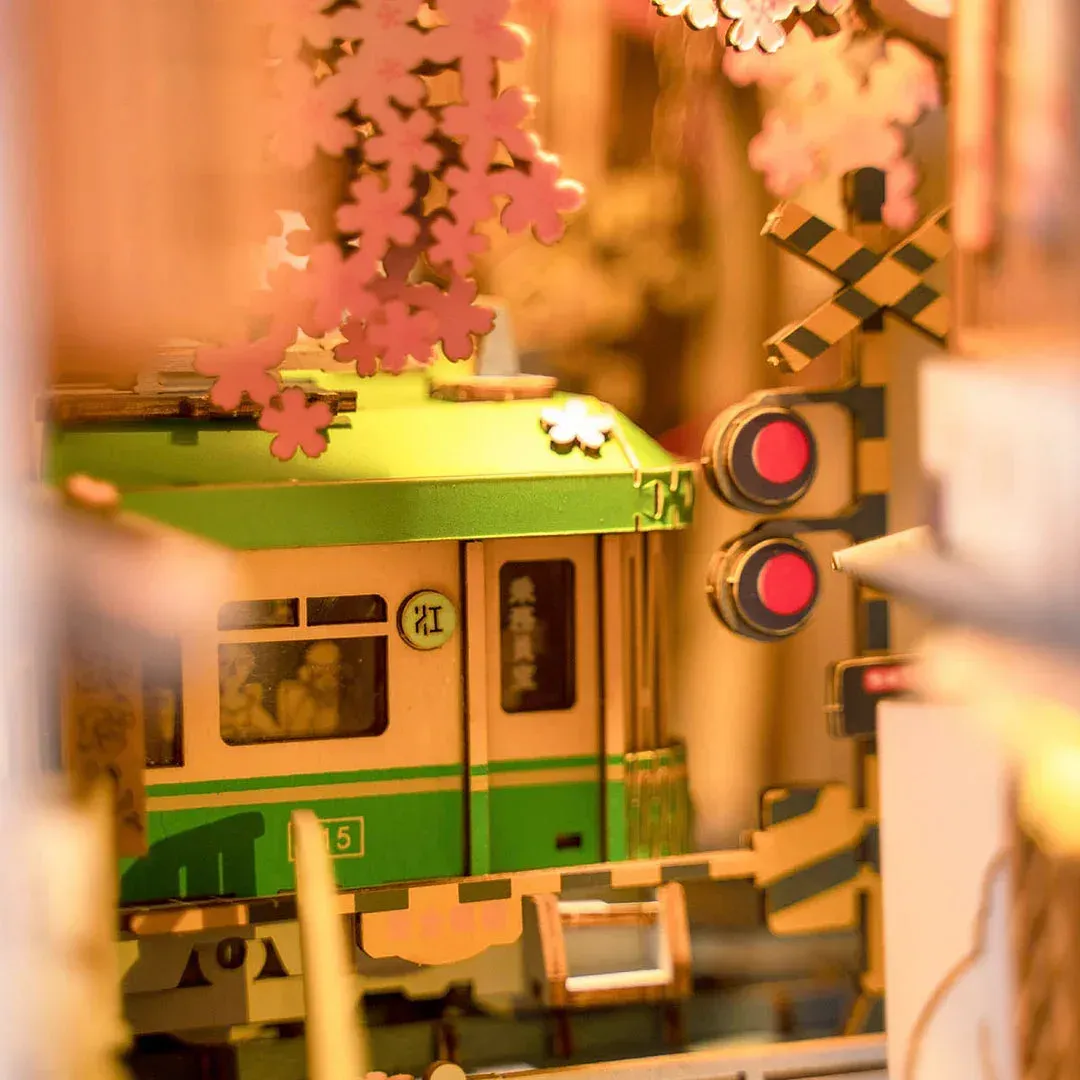 Book nook Sakura Densya : photo 2 du diorama