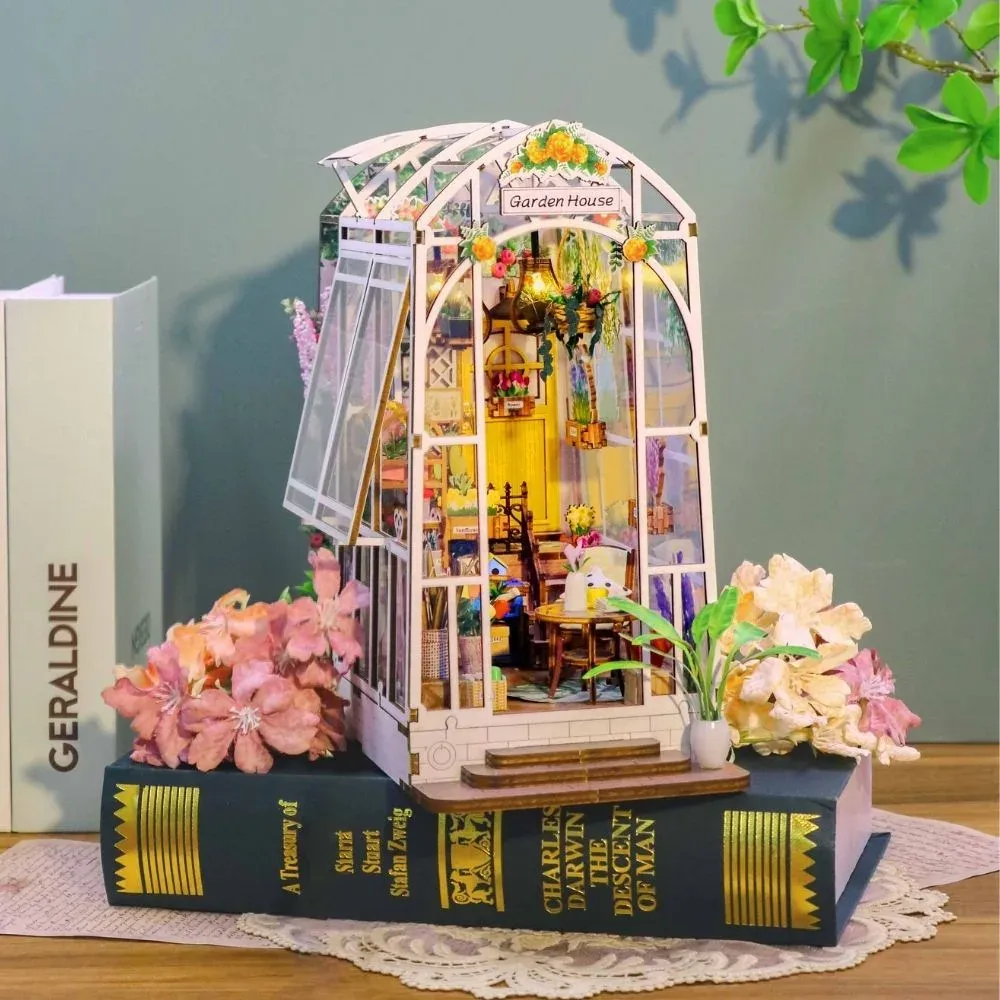 Book nook Serre et Fleurs : photo 3 du diorama