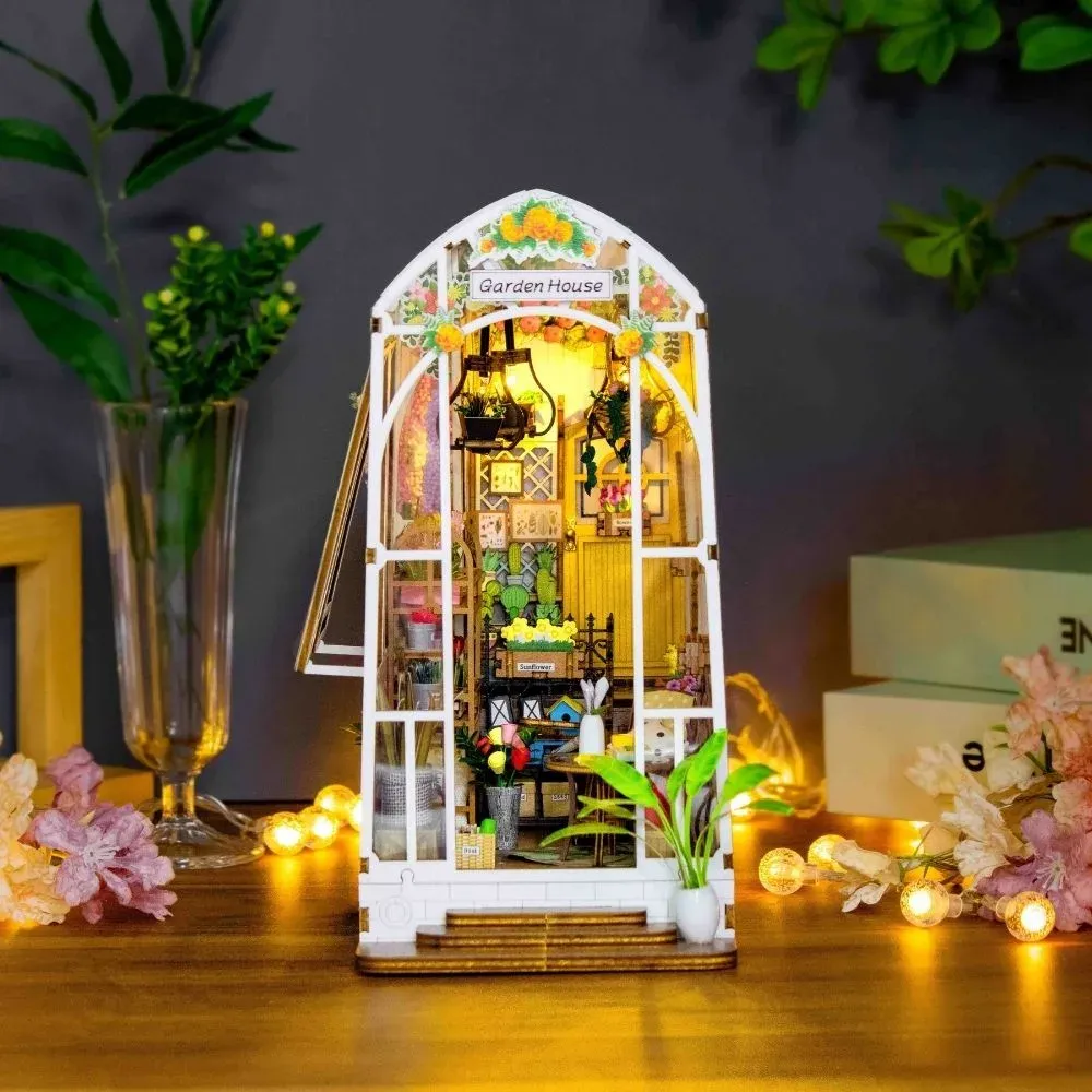 Book nook Serre et Fleurs : photo 4 du diorama