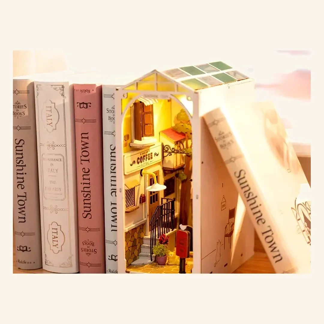 Book nook Rue ensoleillée : photo 3 du diorama